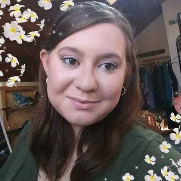 Meet your Posher, Tessa - Picture 1 of 1